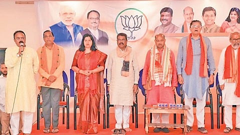 The leaders- state BJP president Manmohan Samal, Union Minister Dharmendra Pradhan, national vice-president Baijayant Panda, Bhubaneswar MP Aparajita Sarangi and Balasore MP Pratap Sarangi told party workers that BJP’s victory in Odisha is certain as the people of the state are fighting the ongoing elections for the party.