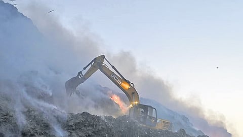 Ghazipur landfill fire 