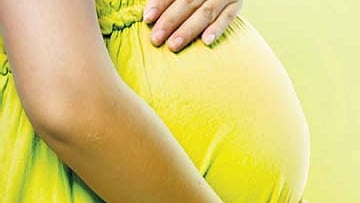 Mothers who do not utilise potent pain drugs or surgical treatments usually recover faster and are more awake and active right after birth. 