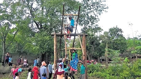 Competition among youngsters in Bada Ambajodi village 