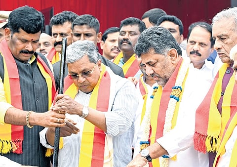 CM Siddaramaiah and DCM DK Shivakumar participate in the foundation-laying ceremony for the installation of a statue of Goddess Bhuvaneshwari, in the 
Vidhana Soudha premises, in Bengaluru on Thursday