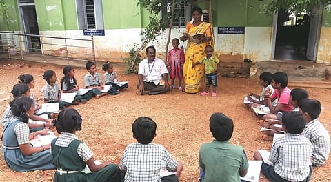 Students attending Illam Thedi Kalvi classes in Tiruchy 