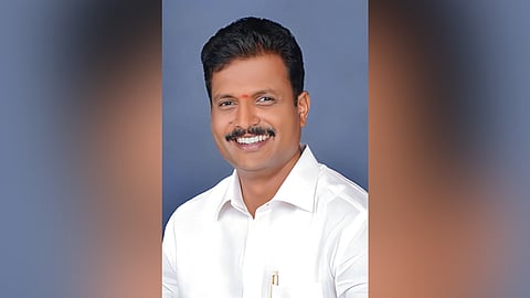  E Tukaram