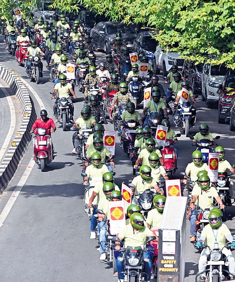 Governor Thaawarchand Gehlot flags off the ‘Ride Safe India’ rally at Raj Bhavan in Bengaluru on Sunday. The rally passed through iconic landmarks like Vidhana Soudha and Cubbon Park before culminating at the The New Indian Express office on Queen’s Road 