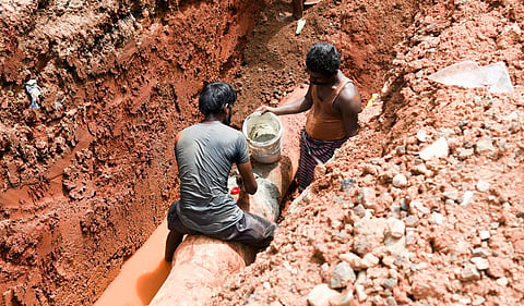 The damaged portion of the pipeline near Alaganathapuram was repaired to prevent
mixing of sewage with drinking water