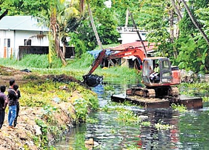 Canal cleaning works are in progress in Kerala