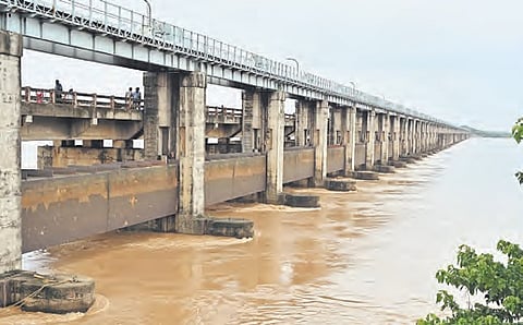 Dowleswaram Barrage in R’varam;  Alluri Sitarama Raju district Collector AS Dinesh Kumar along with other officials visited the flood-hit villages on Wednesday