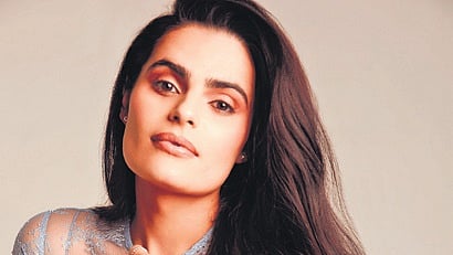 Actor Nava Mau