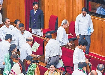 Naveen Patnaik along with Oppn MLAs  walks out of the House.