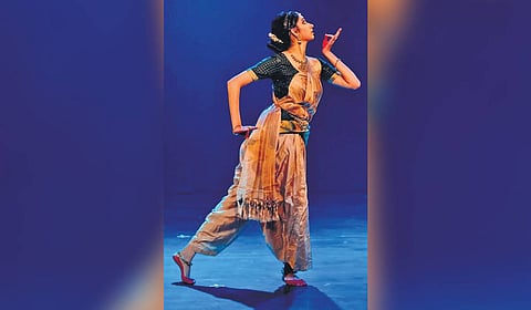 With a live music ensemble, Bharatanatyam dancer and founder of Sahityakalpa, Sahitya Ramkumar, flawlessly presented ‘Iti Kalyani.