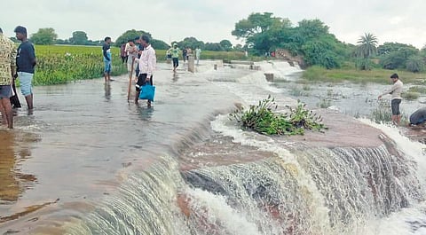 Due to incessant rainfall, the Belal tank in Bodhan town overflowed on 
Sunday morning in Nizamabad district