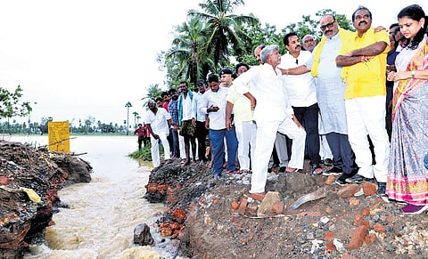 Ministers K Atchannaidu, Nimmala Rama Naidu, Kolusu Parthasarathy, Vangalapudi Anitha and officials visited the flood-hit mandals in East Godavari district 