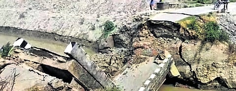 A bridge that collpased near Sikandar puri village in Siwan on Wednesday.