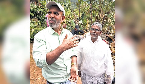 Abdurahman with his cousin Ali near the latter’s home at Punjirimattom 
