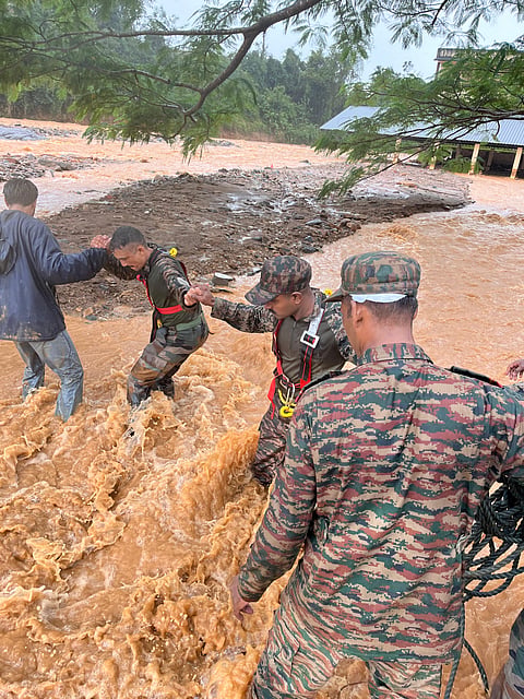 Army engaged in rescue operations at Chooralmala in Wayanad