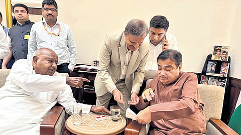 JDS patriarch HD Deve Gowda and MP Dr CN Manjunath calls on Union Minister of Road Transport and Highways Nitin Gadkari in New Delhi 