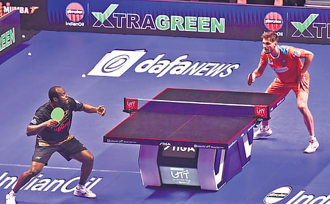Quadri Aruna (L) of U Mumba in action vs Lilian Bardet of Ahmedabad