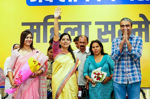 Sunita Kejriwal, wife of Delhi CM and AAP convenor Arvind Kejriwal, with AAP leader Anurag Dhanda during a women's conference ahead of the Haryana Assembly elections, in Bhiwani, Saturay, Sept. 7, 2024. 