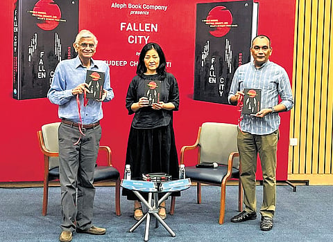 Author Sudeep Chakravarti (extreme right) at the launch of the book 'Fallen City' 