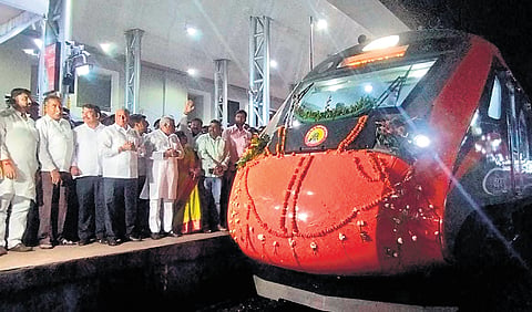 Union Minister of State for Railways V Somanna flags off the Pune-Hubballi Vande Bharat train in Belagavi on Monday night