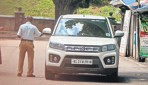 Unauthorised collection of parking fee on  Jimmy George Stadium Road, opposite to Kanakakunnu Palace in Thiruvananthapuram
