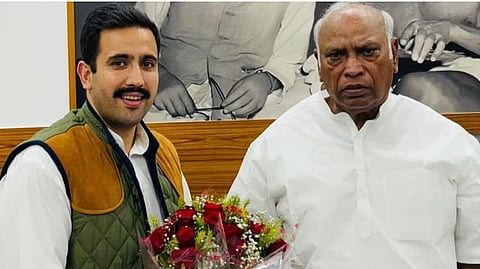 Himachal Pradesh Minister Vikramaditya Singh has met Congress president Mallikarjun Kharge.