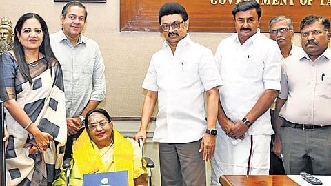Chief Minister MK Stalin handing over the award to P Susheela