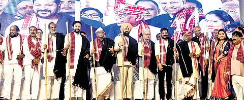 Telangana: Eatala, Ponnam take a dig at each other at Alai Balai