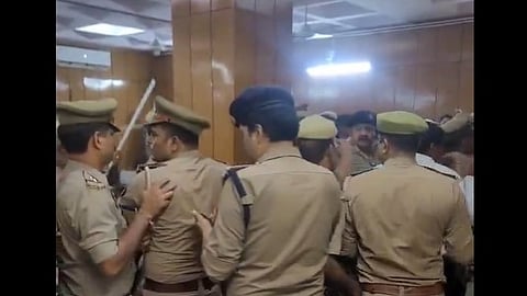 The police used batons to disperse the lawyers who were raising slogans against the judge. 
