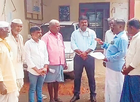 Farmers meet the Tahsildar in Gadag to check Waqf names in their land documents 