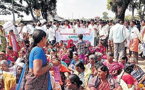 Kappatralla and other villagers protesting against the uranium exploration in Devanakonda mandal of Kurnool district 