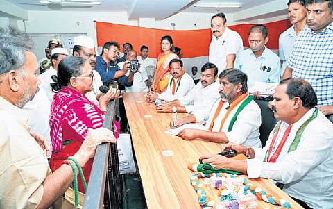 Dy CM Mallu Bhatti Vikramarka along with other ministers participated in an initiative to understand the people's grievances.