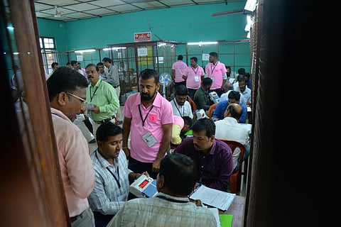 Ballari : Sandur bypolls vote counting done in the government collage 