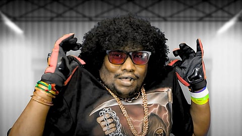 Yogi Babu in Trap city.