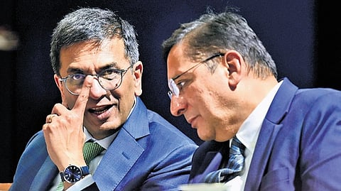 Former Chief Justice of India Justice D Y Chandrachud in conversation with Justice Nitin Jamdar, Chief Justice of Kerala High Court during the Constitution Day Law Lecture at the High Court auditorium in Kochi.