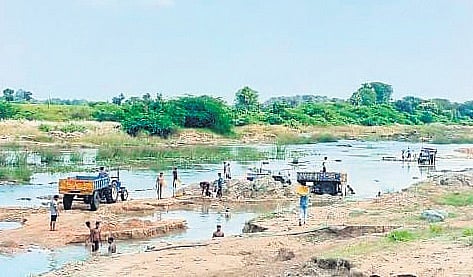 Villages in erstwhile Warangal turn into illegal sand mining hubs