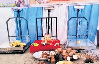 Paddy weighing machines at a 
newly-inaugurated mandi.