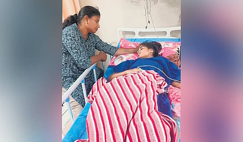 Samudra Bindu with daughter Laxmi Bhavani Keerthi at hospital in Khammam