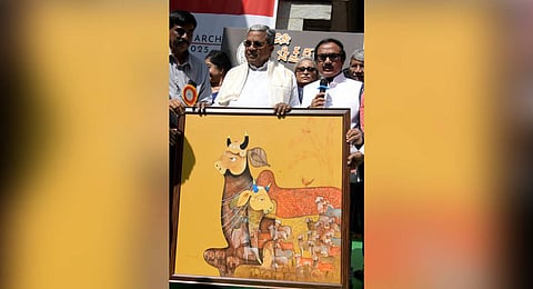 Chief Minister Siddaramaiah with 
CKP President BL Shankar and others at the inauguration of Chitra Sante at CKP on Sunday.