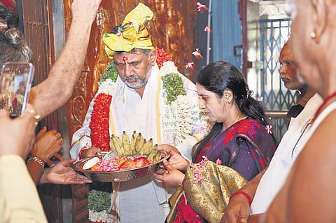 Deputy Chief Minister DK Shivakumar and his wife Usha Shivakumar pray at the Maha Pratyangira Devi Temple near Kumbakonam, Tamil Nadu, on Thursday