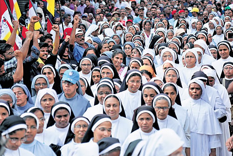 The laity opposing Uniform Holy Mass take out a march to the Bishop House at Broadway on Sunday to protest the police action on some clergy members and the faithful | T P Sooraj 