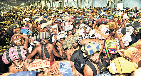 Heavy rush witnessed at Sabarimala temple on Monday 