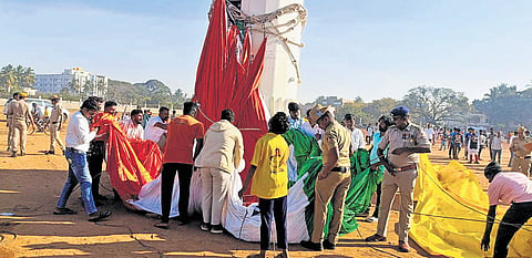 The national flag, which was to fly on top of the tallest flagpole in the country, malfunctions during the Republic Day celebrations in Hosapete on Sunday 