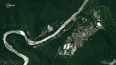 This 2023 satellite image of Medog County shows a well-developed town near the proposed dam site (Image | Takshashila Geospatial Bulletin)