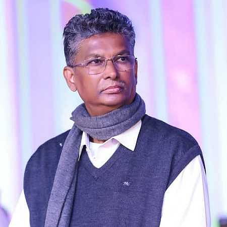 21 seers meet Satish, push for OBC-Dalit representation in new Karnataka cabinet