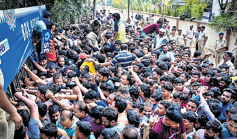 Mad rush at ticket counters for the Ind vs Eng ODI match