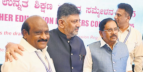 TN Higher Education Minister Govi Chezhiaan, along with Karnataka Deputy CM DK Shivakumar, at the national-level conclave held in Bengaluru