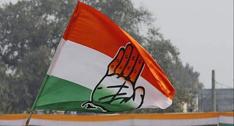 A representational image of a congress flag. 