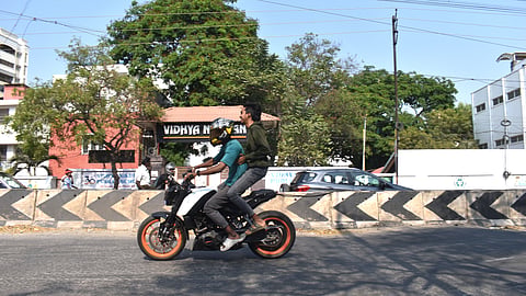 Motorist jumps from their vehicles due to invisible speed breaker near Kidney center at Pankaja mills road in Coimbatore. 