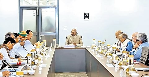 Ramnath Kovind chairs a meeting of the high-level committee on ONOE 